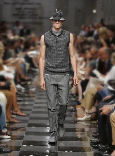 Look 18